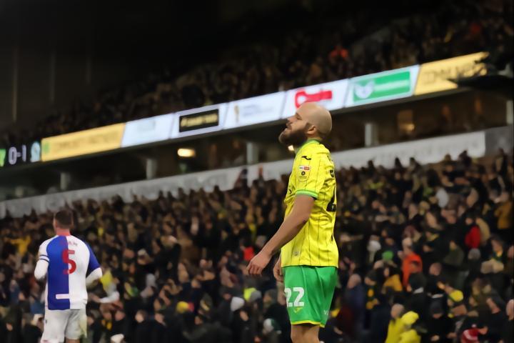 小哈兰德破门,小哈兰德任意球