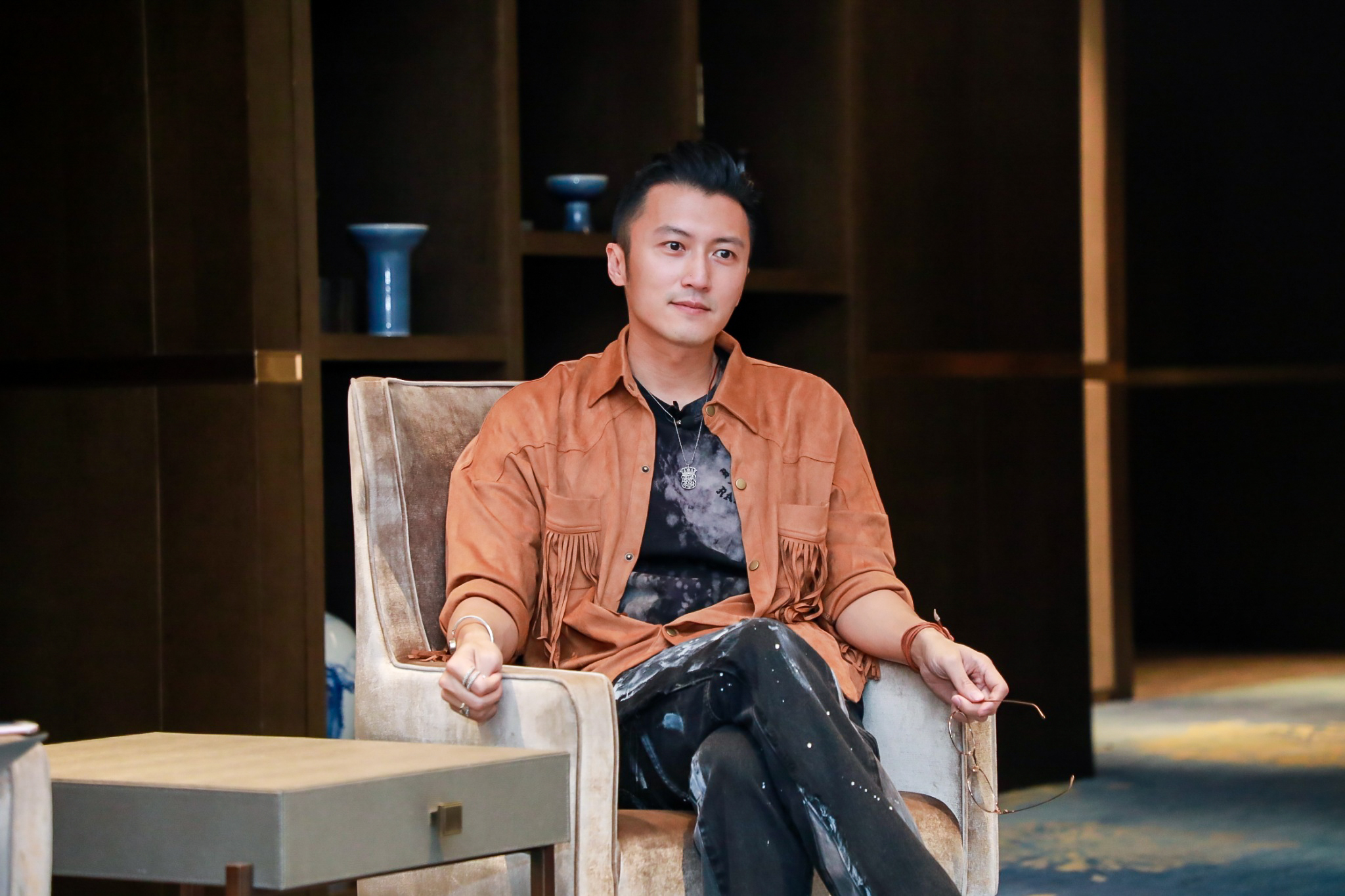 谢霆锋第一次春晚视频,谢霆锋现在在香港受欢迎吗