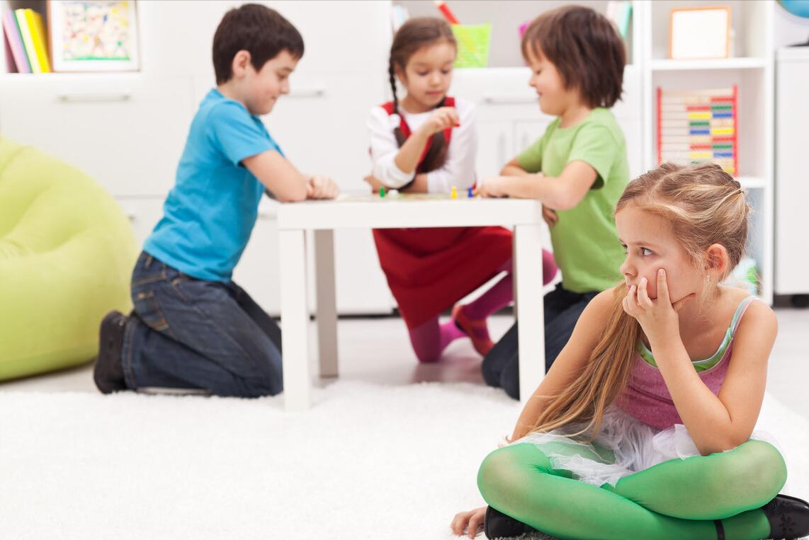 我不跟你玩孩子被孤立怎么办,当孩子说不跟你玩高情商怎么回答