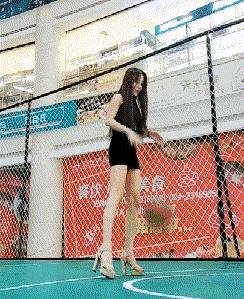 女朋友是不是平胸怎么验,被说平胸怎么安慰自己