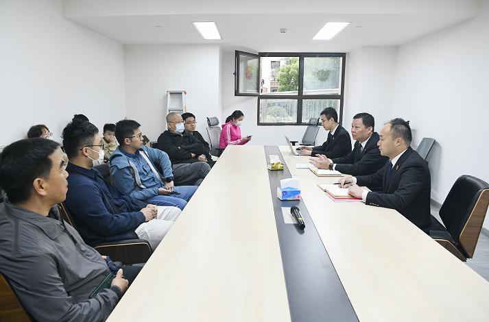 车位被拍卖都是挂在哪里,556个车位高价转卖