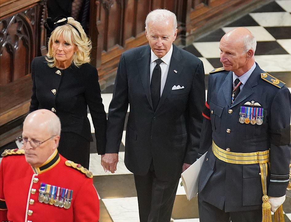 韩国第一夫人灰色大衣,韩国第一夫人晚礼服