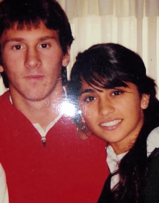 梅西当之无愧的历史第一球王,梅西11岁身患侏儒症