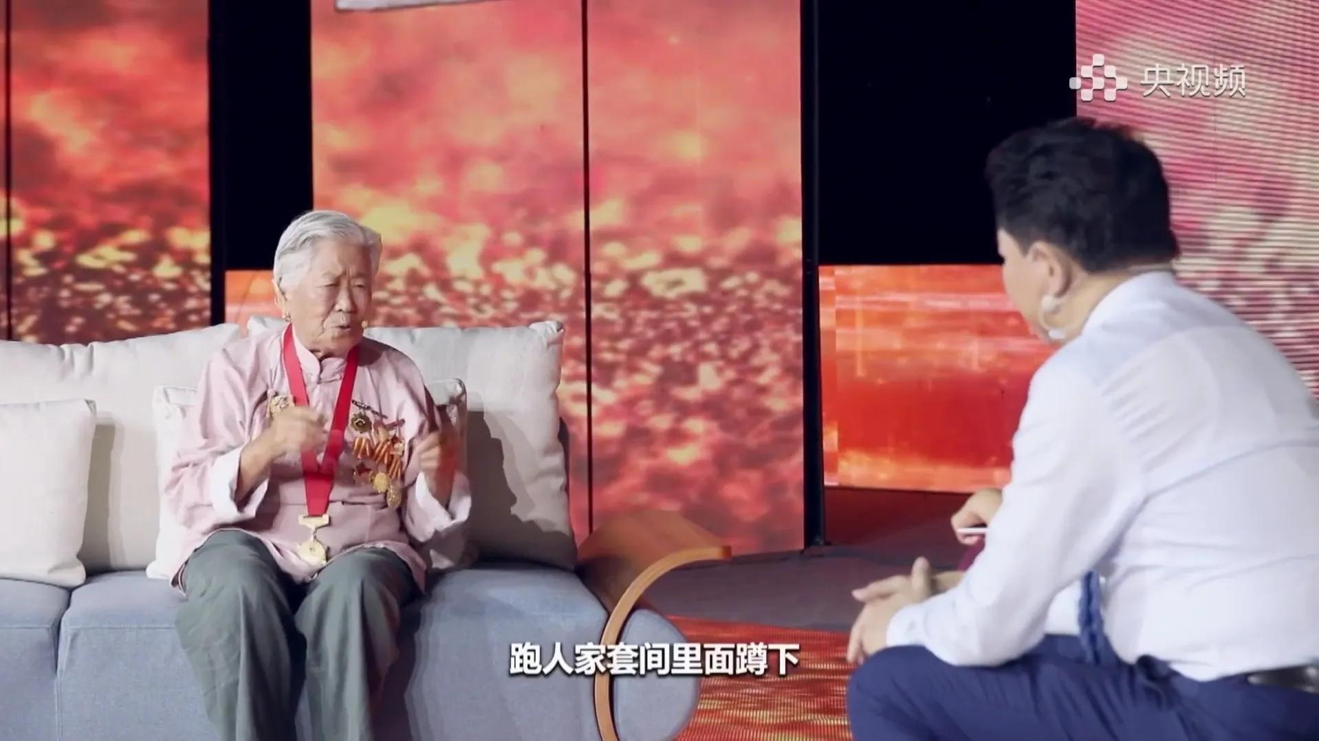 给八路军送鸡毛信的是谁,小学生讲送鸡毛信的抗日小英雄