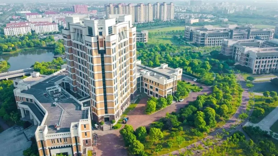 国内哪所大学化妆品专业最强,二本可以上的化妆品专业有哪些