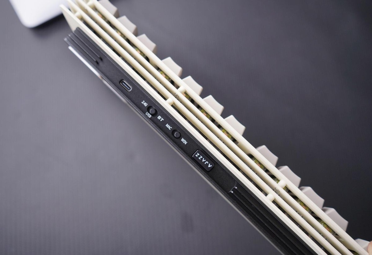 键盘中的美食家！黑爵AKC087千层酥体验：颜值和手感全都要