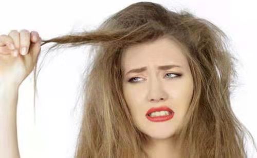 头发毛躁怎么变得柔顺光滑方法,头发干枯毛躁怎么变得柔顺光滑男