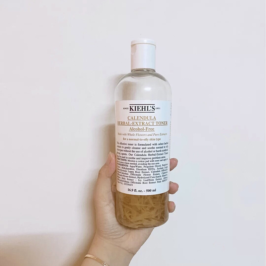 适合混油皮男生的护肤,拒绝油腻第一步好好洗脸