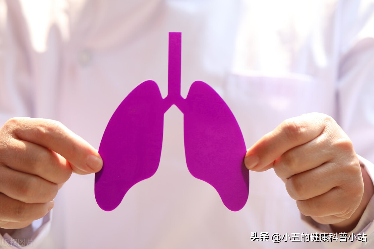 病毒性肺炎一直有白痰,病毒性肺炎咳出了白痰是好转了吗