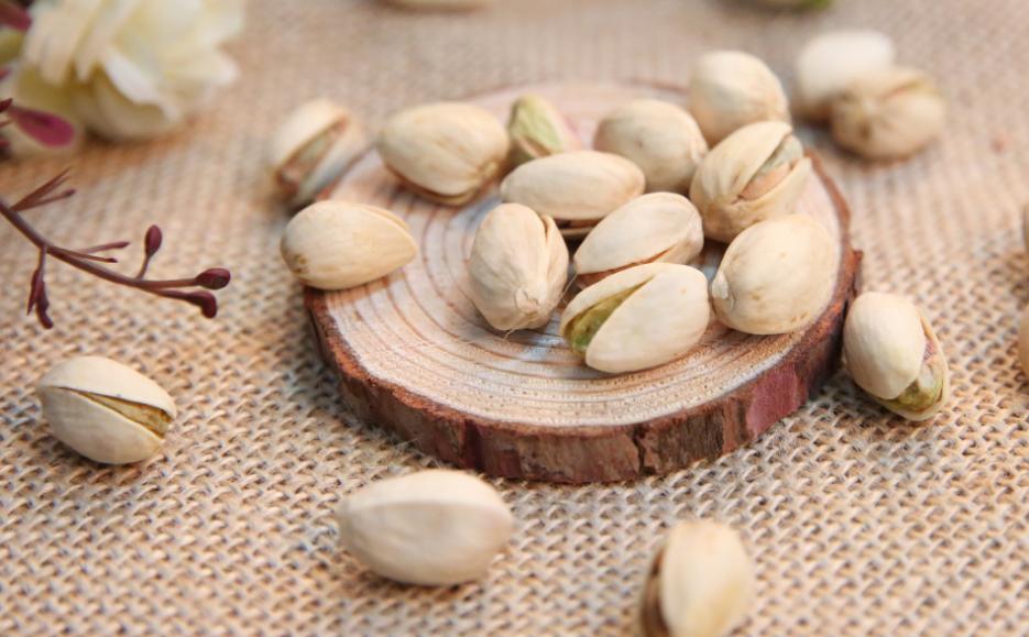 隐私部位的毛发变白，意味着体内有疾病吗？能不能刮掉？