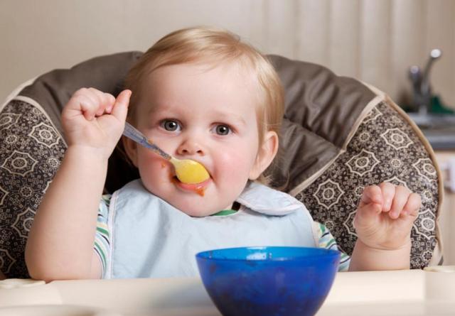 宝宝为什么喜欢吃纸和玩纸,宝宝喜欢吃纸和棉花怎么回事