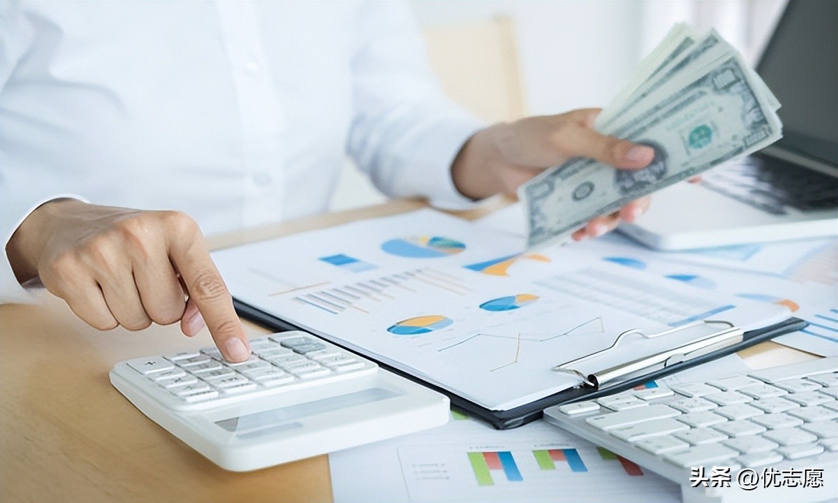 男孩子文科生学什么专业好就业,文科生就业前景好的大专