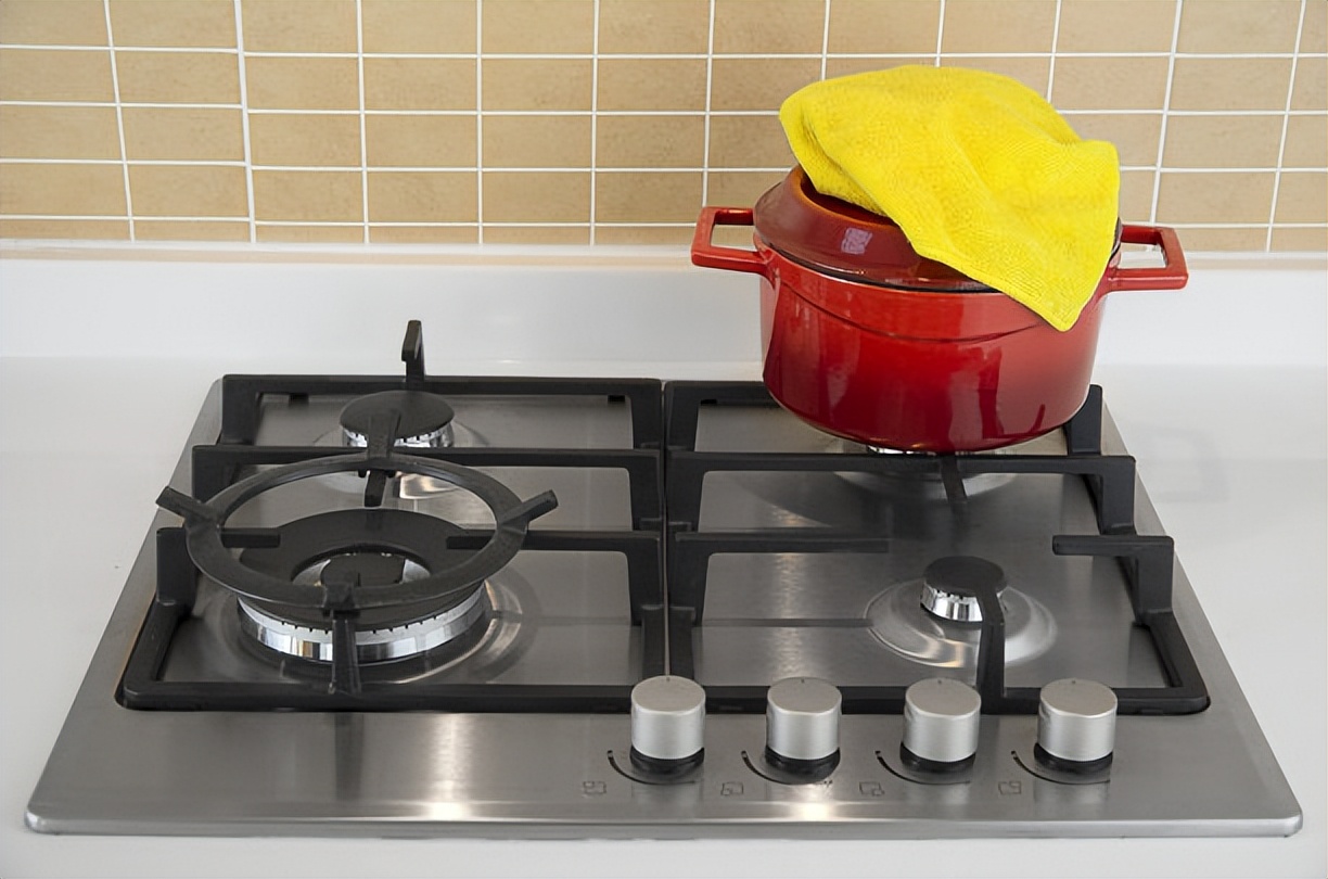 搬新家要不要燃气灶开火,搬新家父母给买锅碗瓢盆吗
