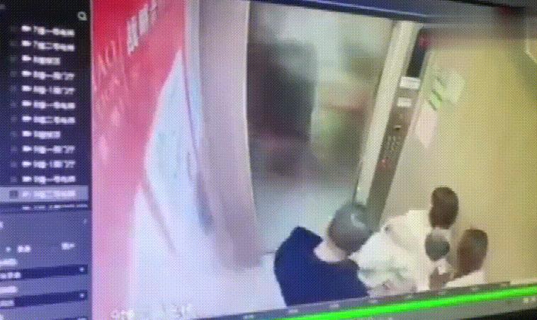 她阳了之后，评论区10万人催她离婚