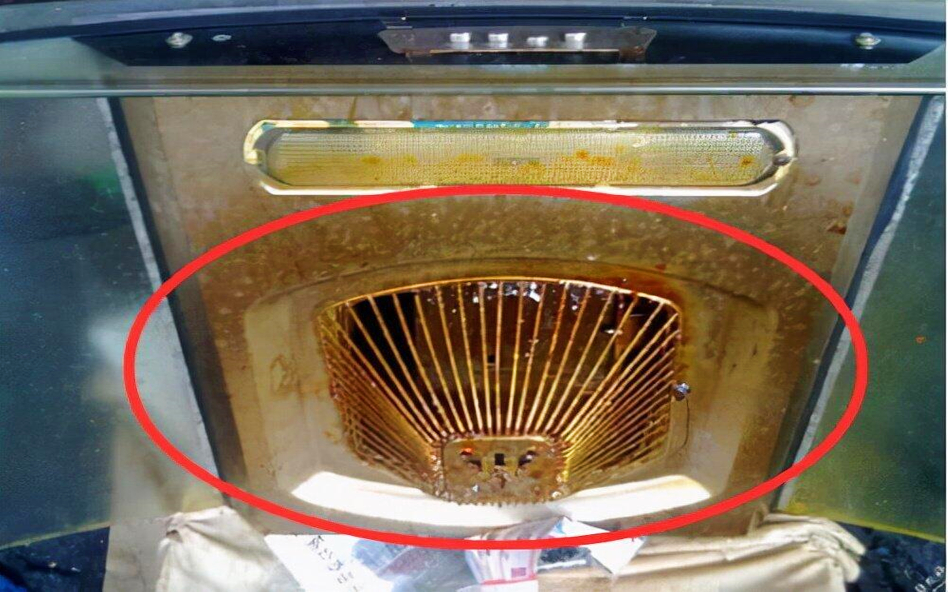 清洗油烟机用一个口罩,一次性口罩可以用来清洗油烟机