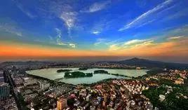 南京文化之美,汤山温泉与梅花山的对比