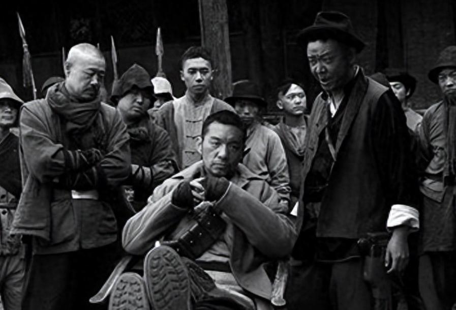 广西一犯人被枪决,广西一罪犯被押往刑场枪决