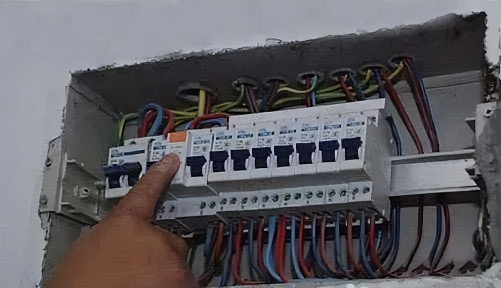 家用配电箱线路安装方法,家用配电箱正规接线图及安装说明