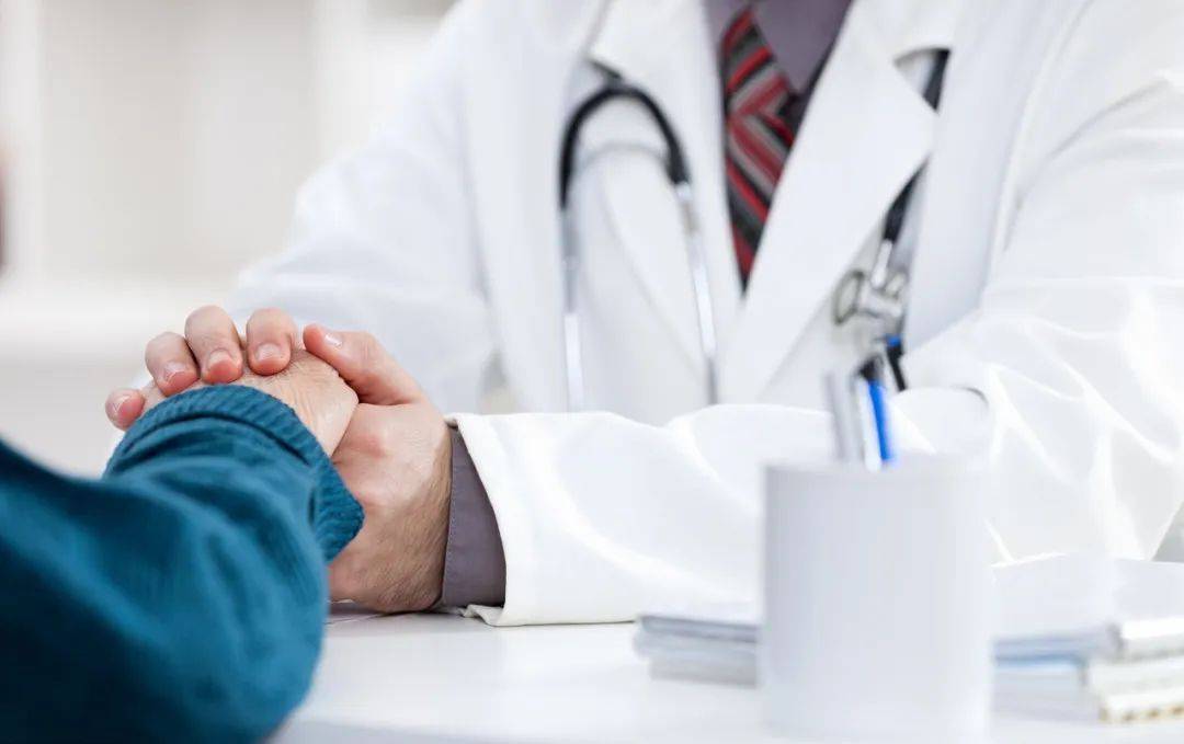 外科手术后一直发烧怎么回事,外科手术后发热怎么办