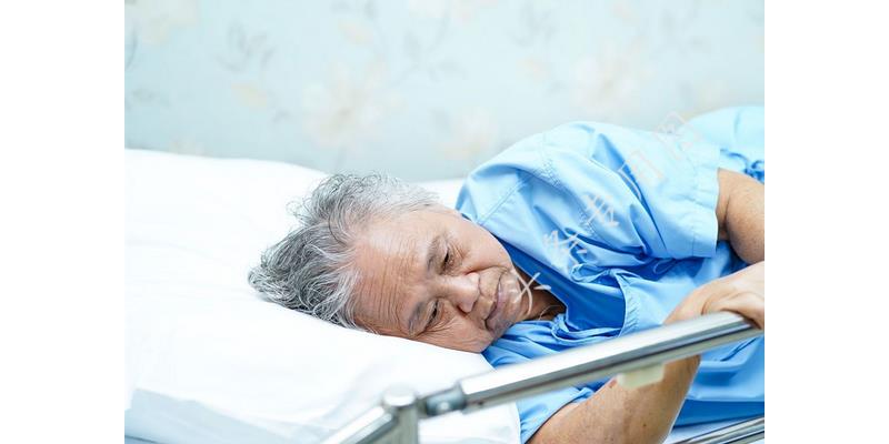 老同学父亲去世,老同学的父亲去世同学应该怎样说