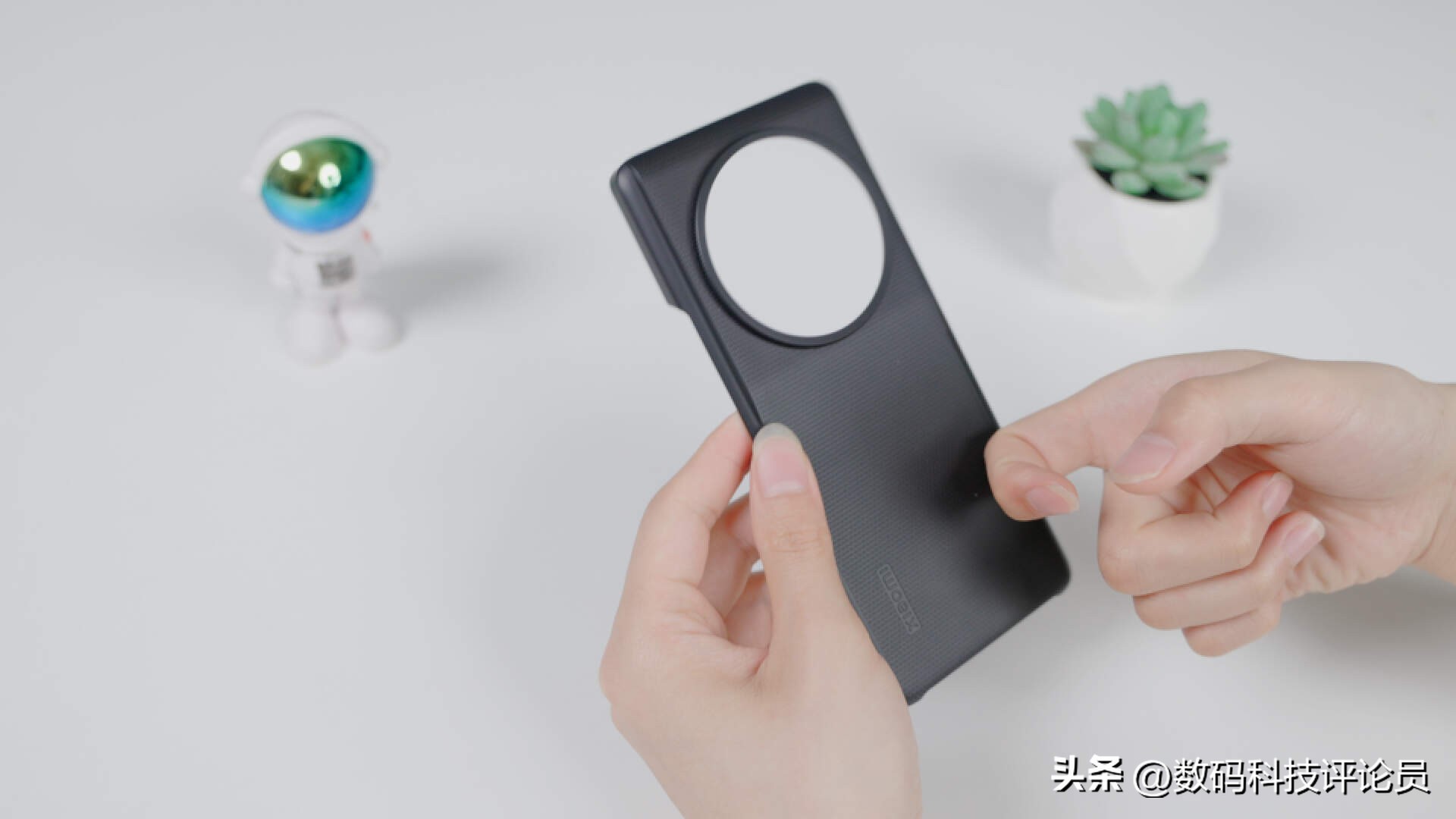 小米13ultra和oppofind参数对比,小米13ultra跟苹果14哪个好拍照