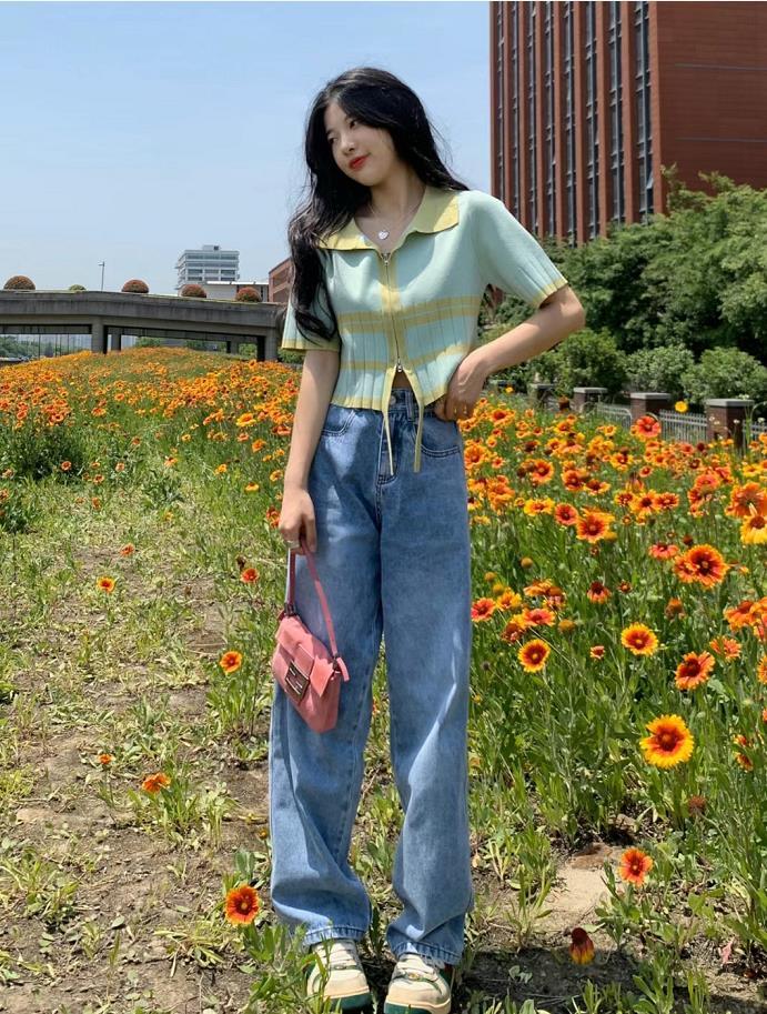 今年夏季流行的短袖上衣,别再穿普通t恤现在流行运动套装