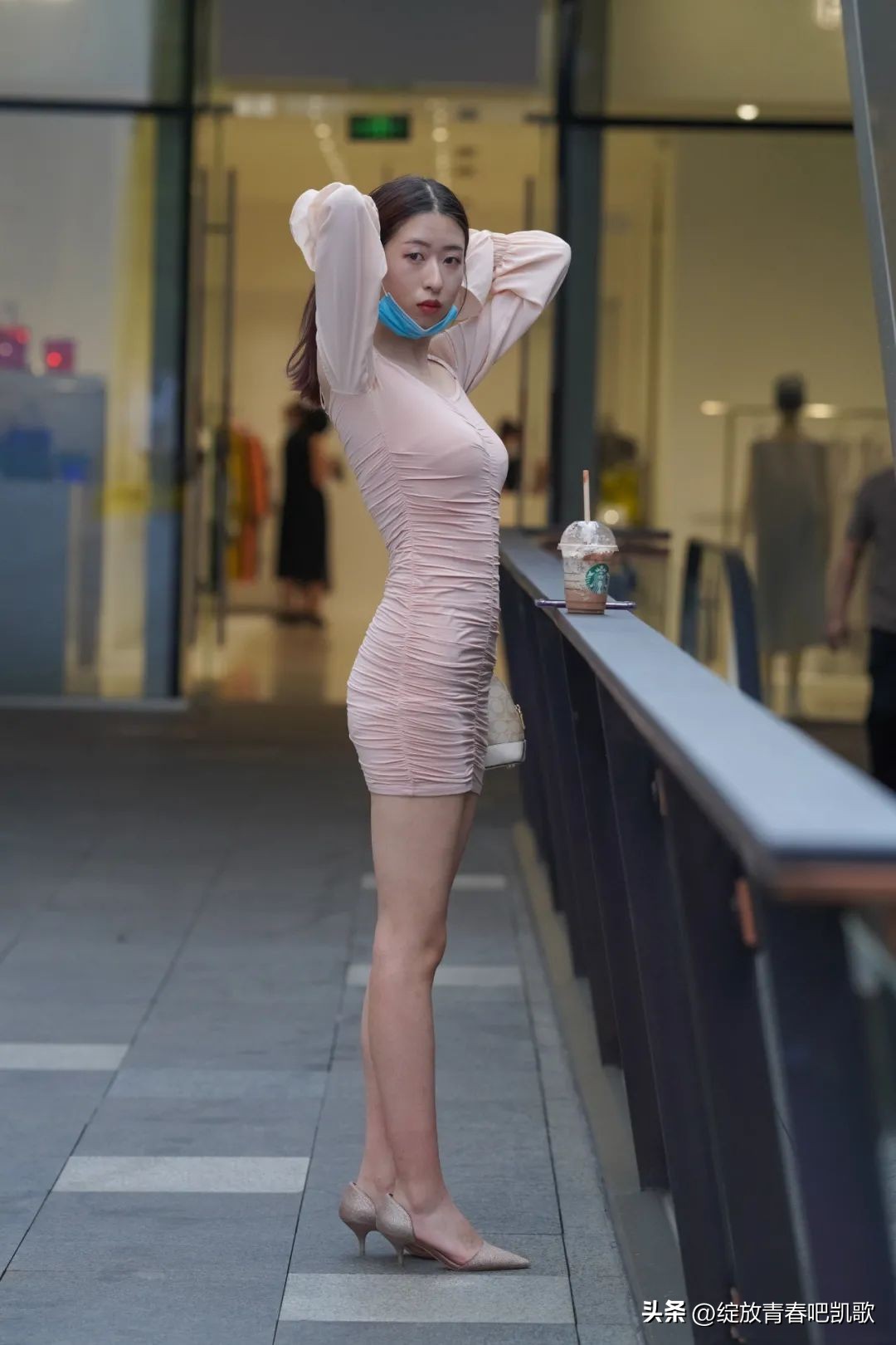 碎花连衣裙搭配什么高跟鞋好看,皮粉色连衣裙搭配什么高跟鞋好看