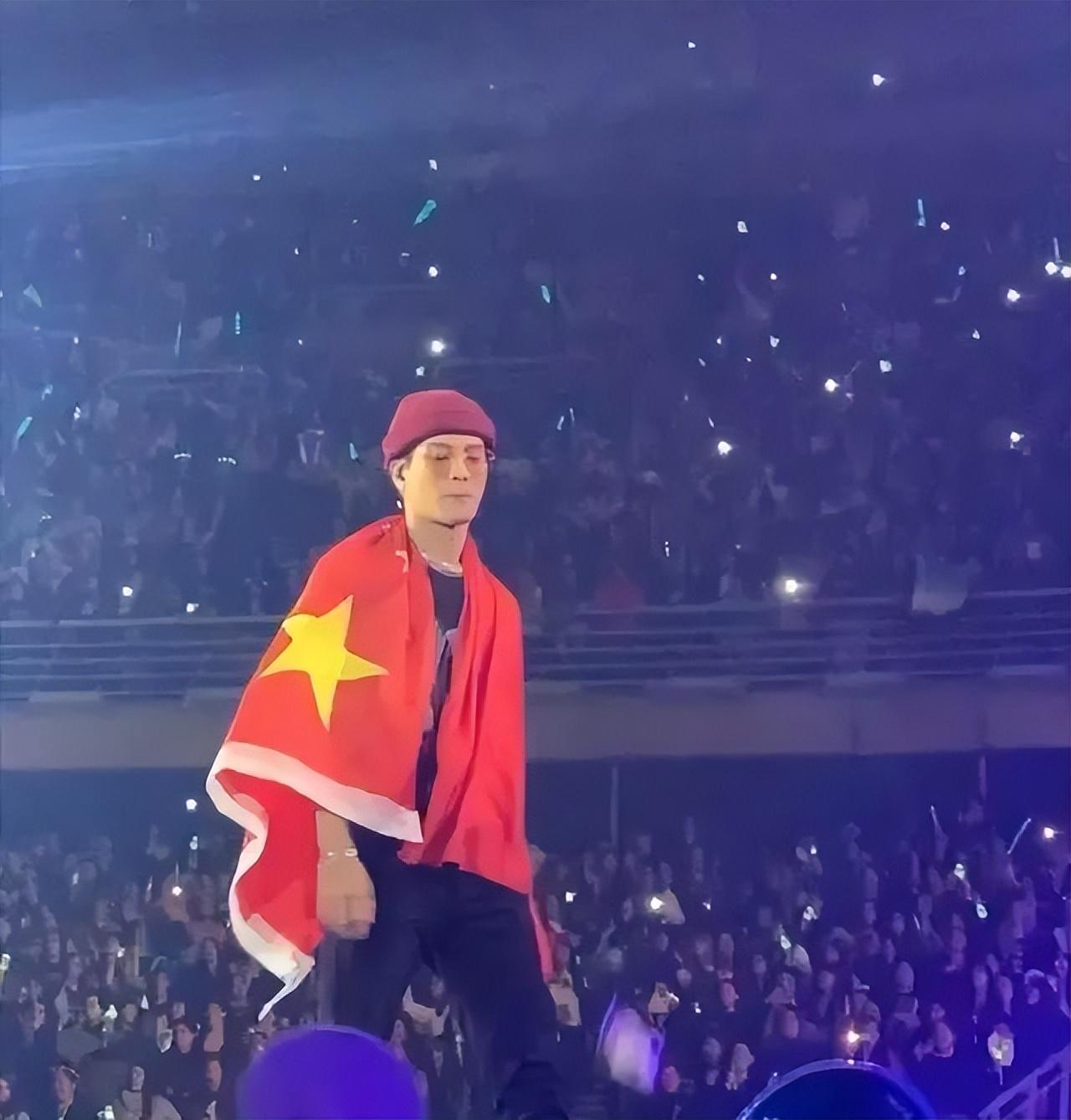 王嘉尔近日活动状态,王嘉尔素颜憔悴