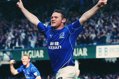 2004年鲁尼吃到红牌,鲁尼曼联十大经典时刻