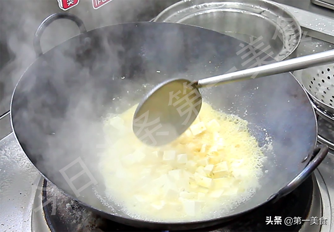 豆腐的传统做法石磨豆腐,腊月二十五做豆腐图片