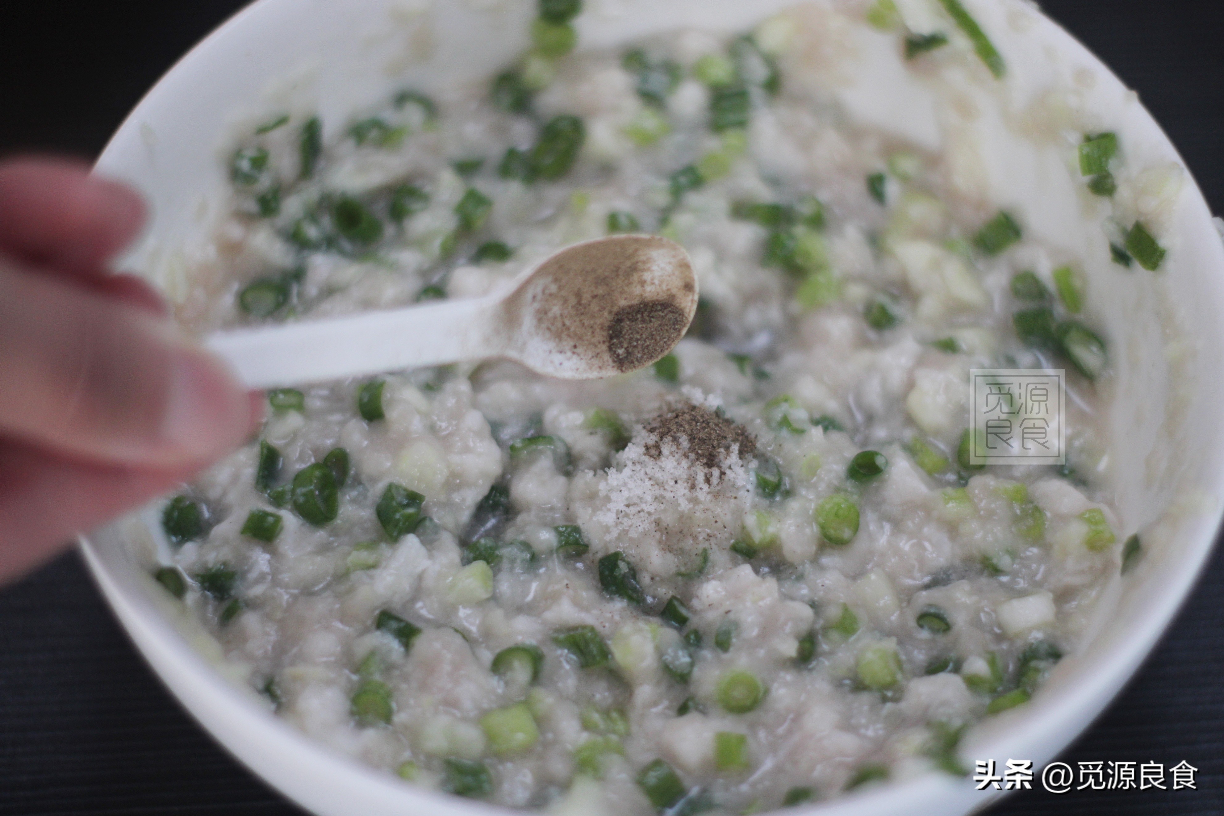 茄子韭菜鸡蛋饺子素馅的正宗做法,茄子丝瓜韭菜鸡蛋馅饺子