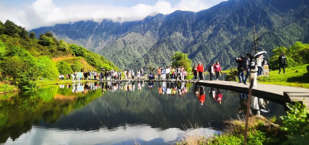 峨边黑竹沟篝火晚会,火把节彝族打歌展演