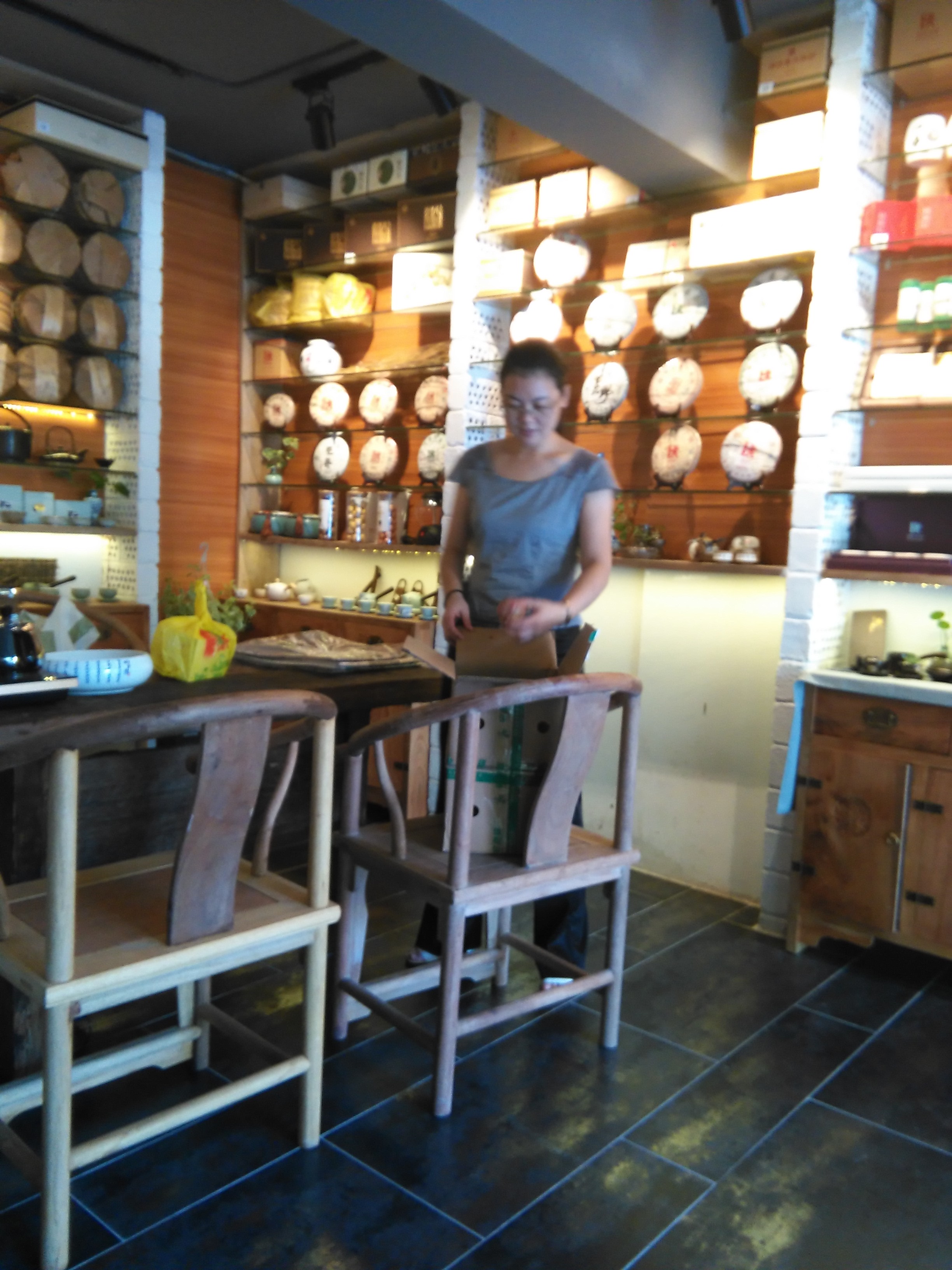 真实茶客故事，九哥炒股赚到钱后，带走儿媳去广东做生意，后来呢