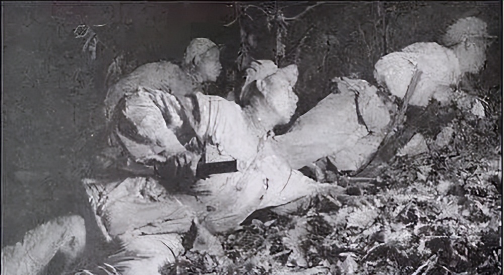 1952年,被美国报纸头条刊登为“杀人魔王”,仅一人杀敌120余名