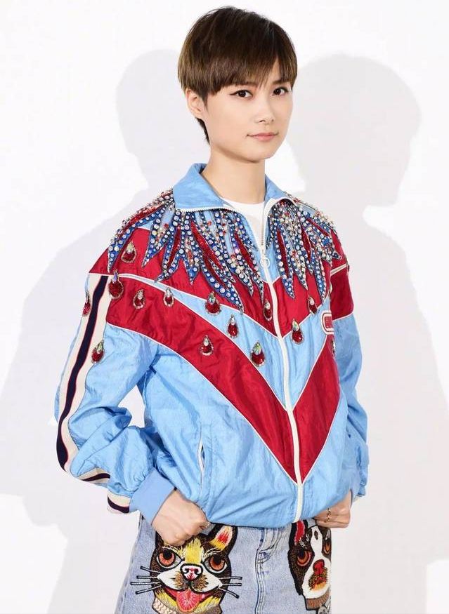 李宇春妈妈徐圣云年龄,李宇春母亲近况