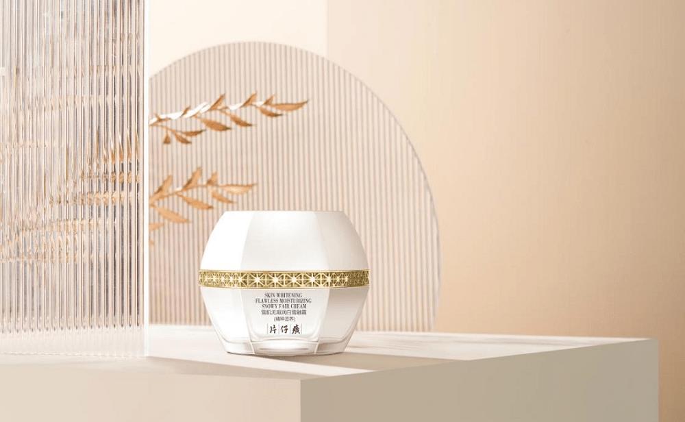 如何让自己肌肤如雪,秋季护肤保湿指南技巧