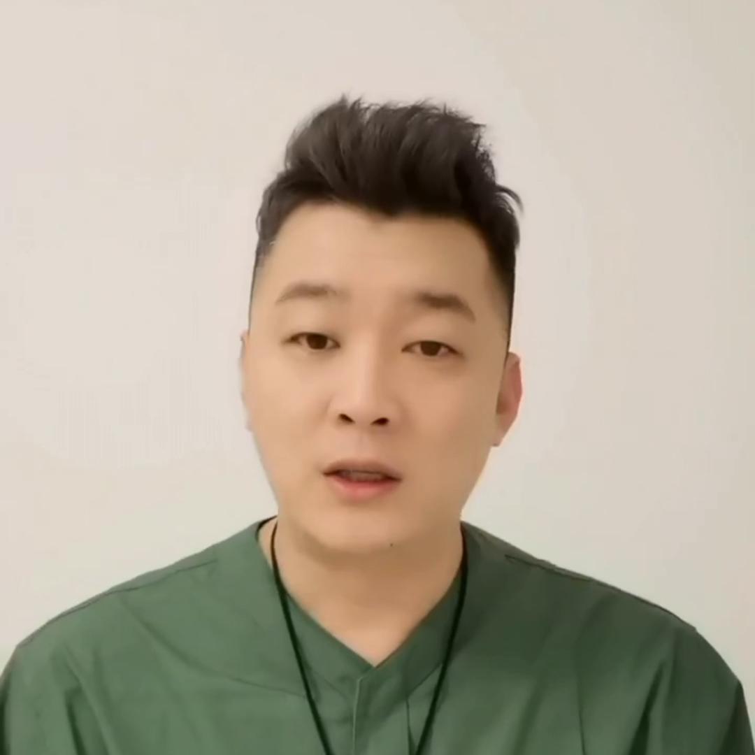 今天来聊聊菱形脸和长型脸怎么去设计发型，视频有点长，请...