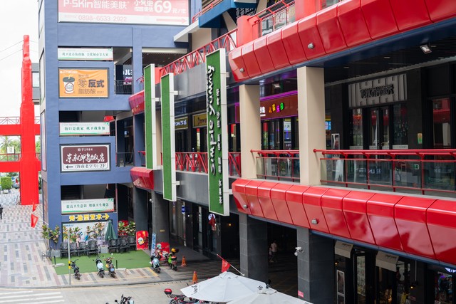 拉夏贝尔时尚品牌,拉夏贝尔破产为什么网上还有卖