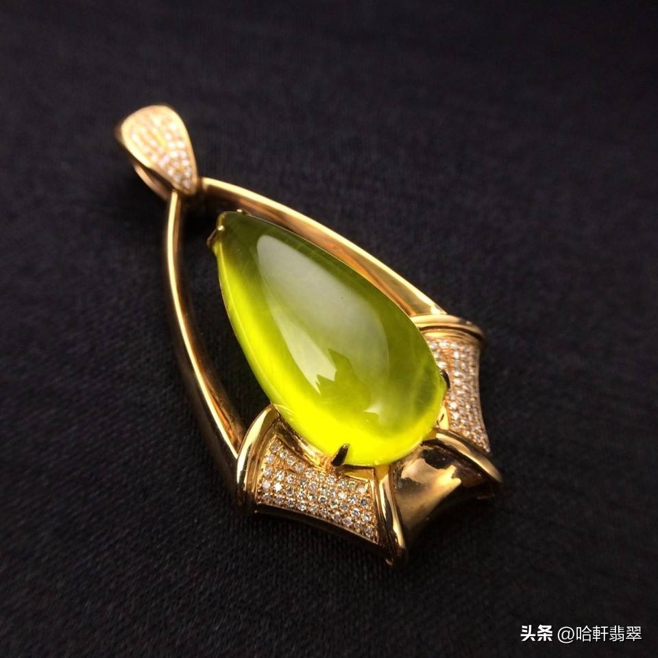 在缅甸花1200买到一个翡翠冒牌货,在云南花六万买翡翠手镯