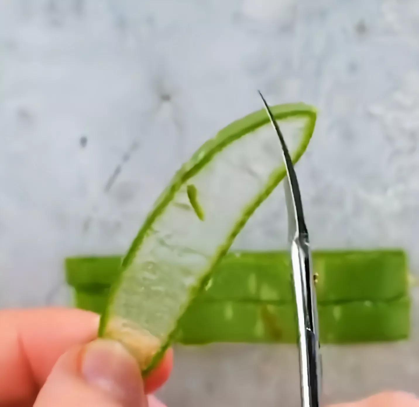 有芯卷纸挂墙上小妙招,无芯卷纸怎么抽芯出来小妙招