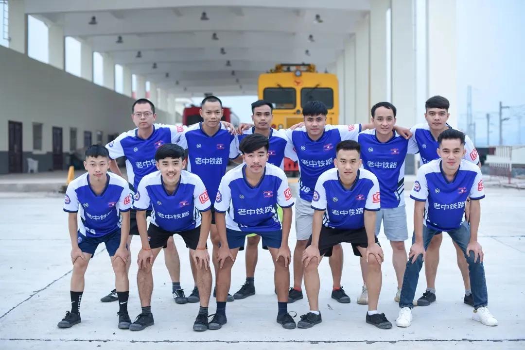 在老挝坐高铁,在老挝的中国高铁