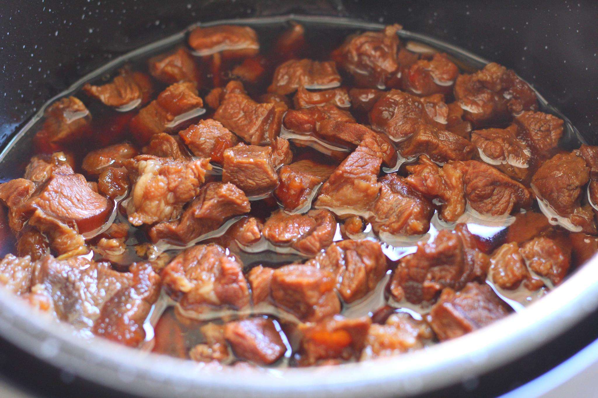 回民炖牛肉为何特别软烂,回民炖白锅牛肉做法