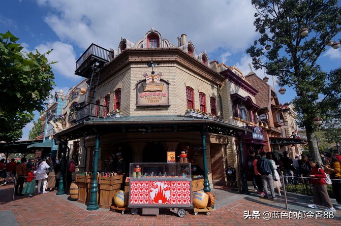 周末白相里的一张床、一群朋友、暴走于迪士尼乐园