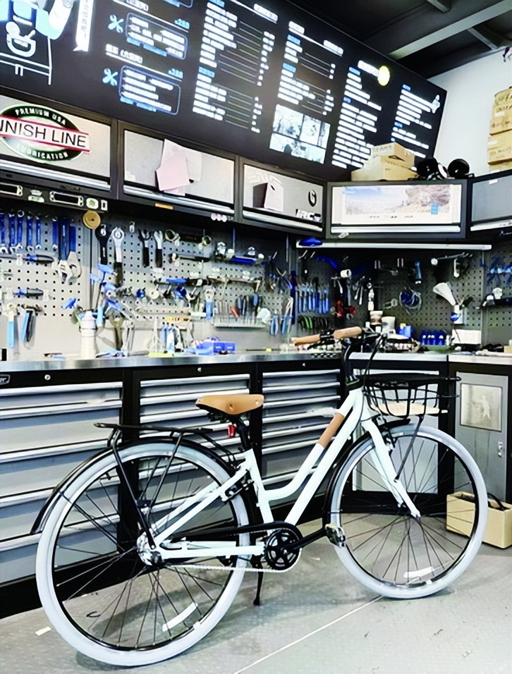 骑行爱好者低碳骑行,骑行运动流行起来了