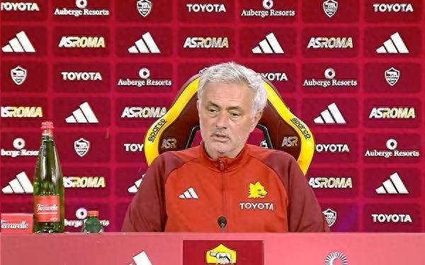 穆里尼奥向罗马全队承诺留队了吗,穆里尼奥加盟罗马全过程回放