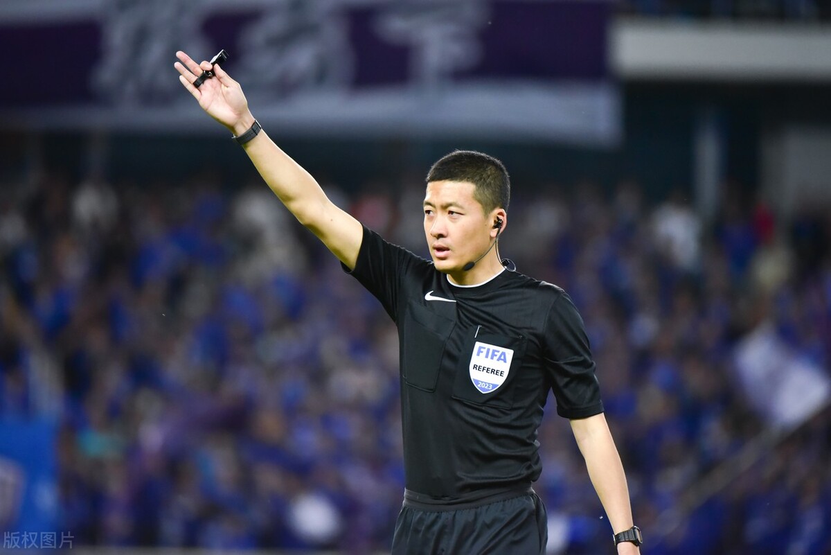 中超黄牌主裁判,中超裁判再现争议判罚裁判是谁
