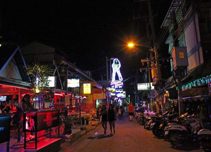 同样的钱买一套还是两套划算,同样套定额为什么价格不一样了