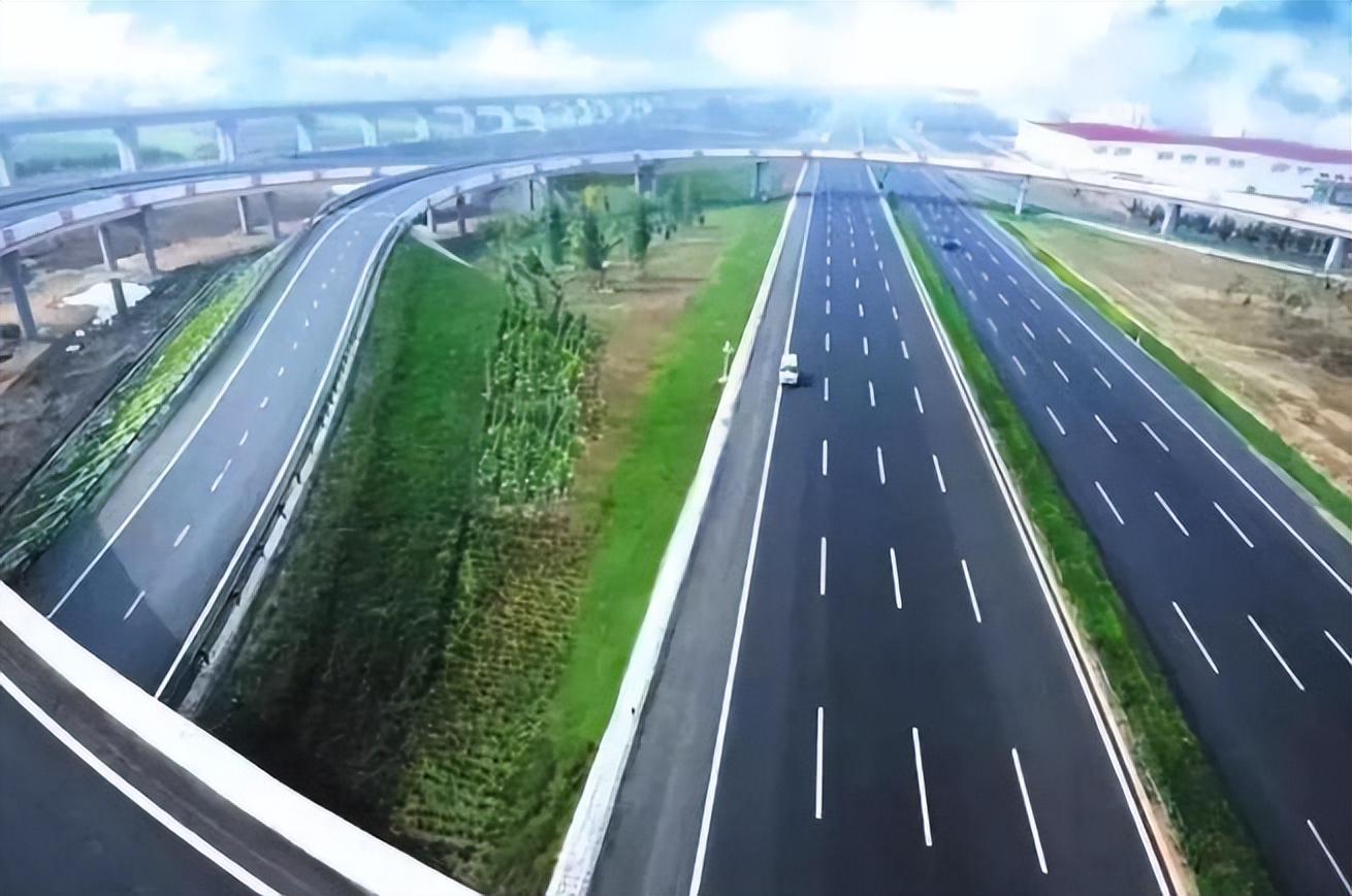 目前重庆最大的高速公路,重庆高速公路修建标准