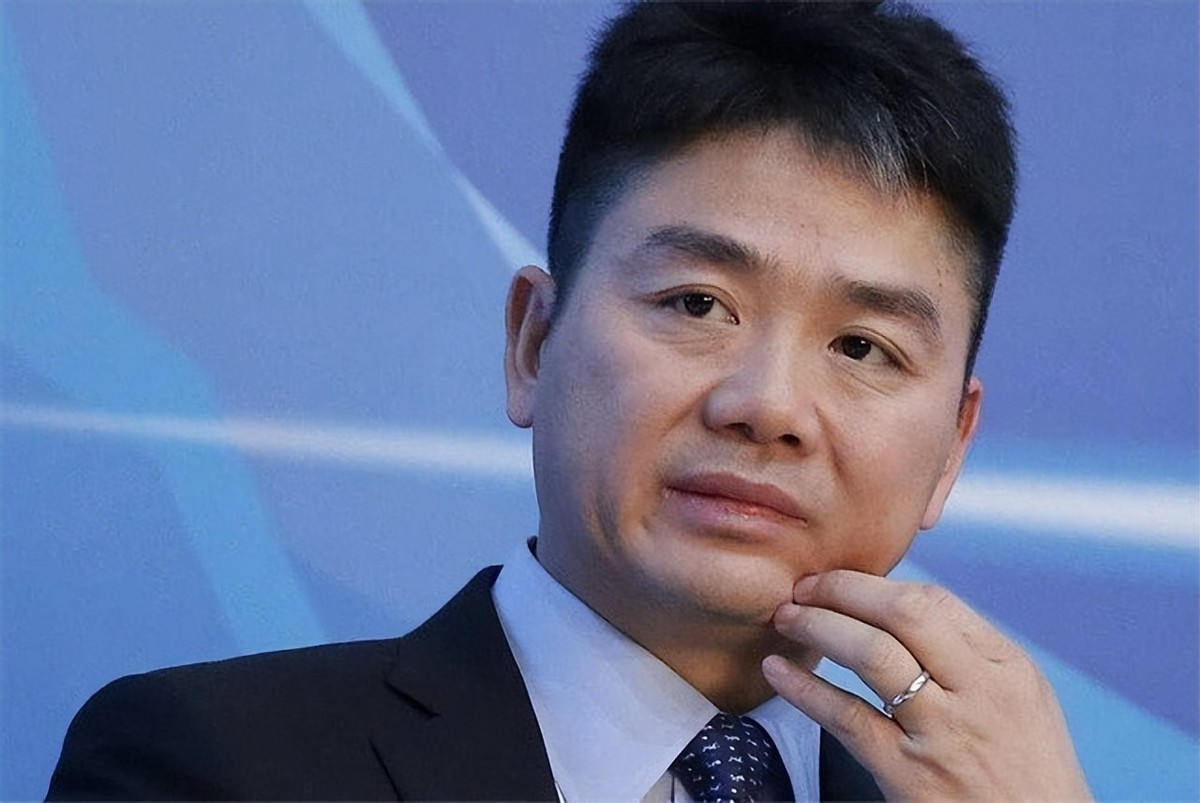 章泽天的丈夫刘强东是谁,章泽天父亲章丽厚