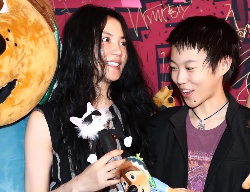 谢霆锋与王菲官方的消息,谢霆锋和王菲到底有多难舍难分